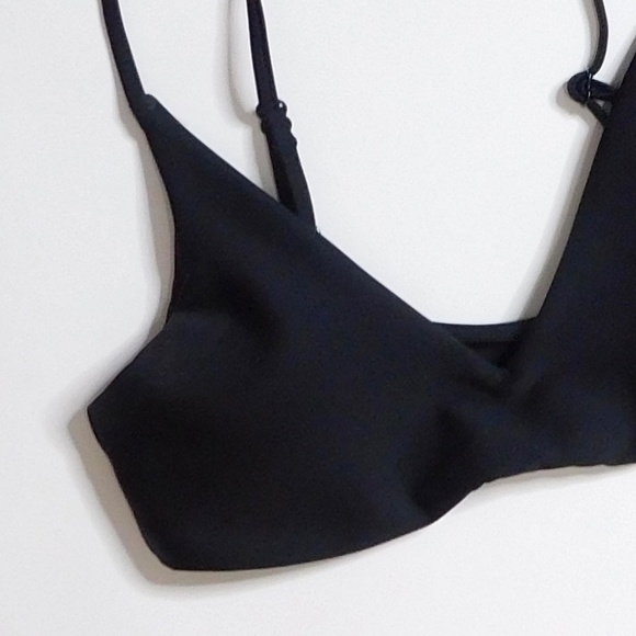 NWT!! J. CREW Lana Bikini Top Classic Sculpt Solid Black V Neckline Swim Small - Picture 4 of 15